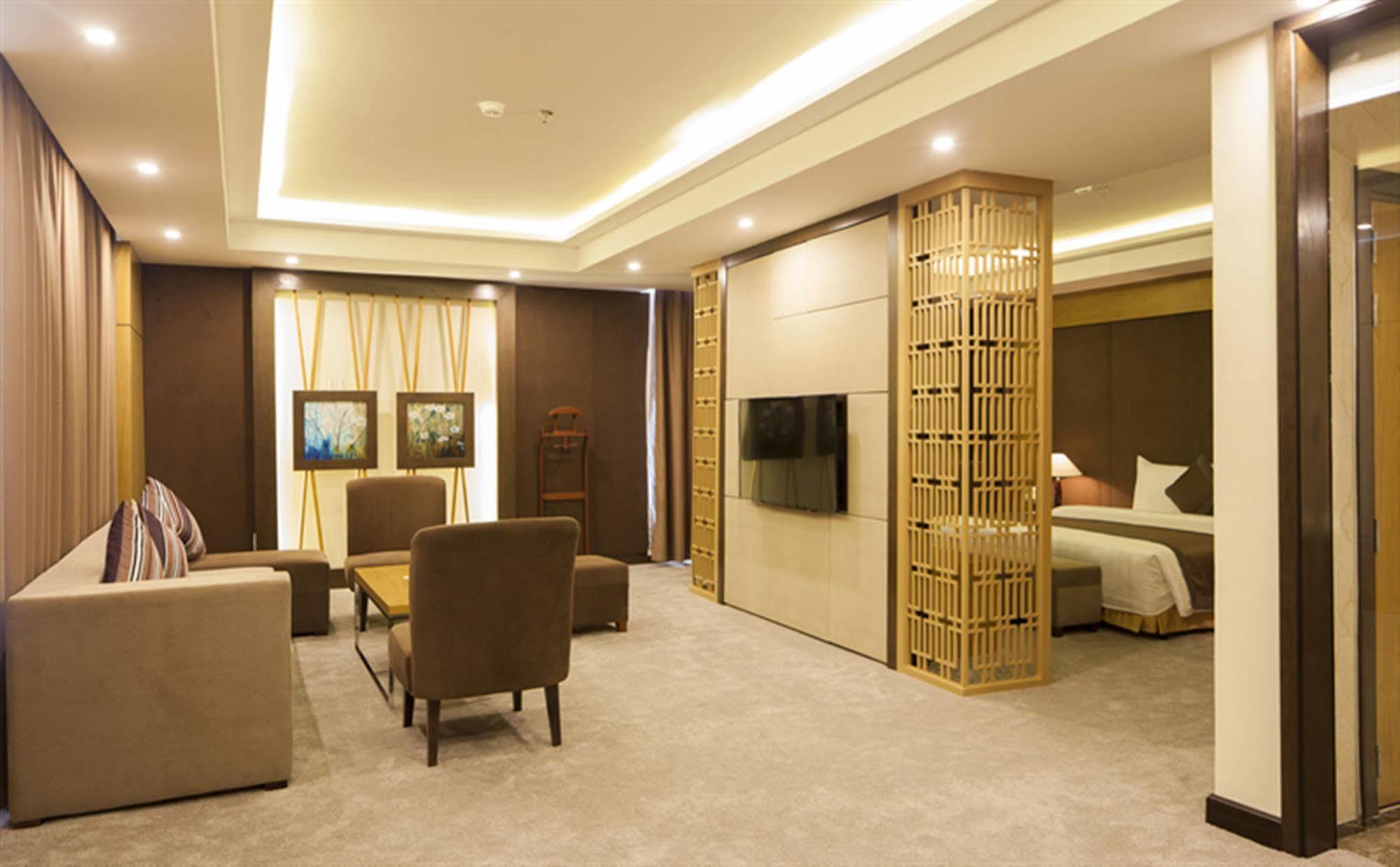 Muong Thanh Luxury Buon Ma Thuot Hotel Экстерьер фото